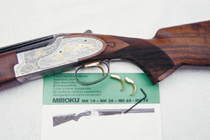 Three trigger feet were supplied with the gun and when coupled to the three pre-set trigger positions, these combinations gave the shooter ample choice for a comfortable trigger pull.